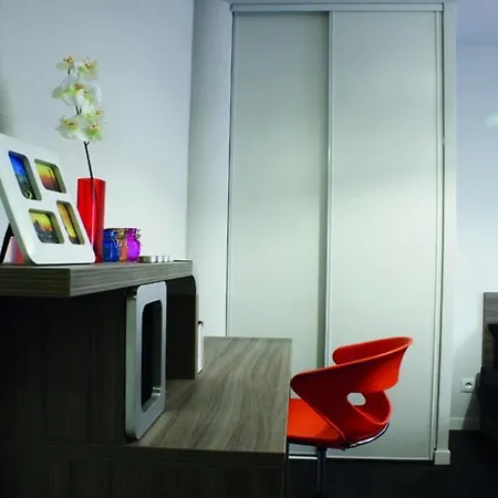 欧米茄简单套房公寓 鲁昂